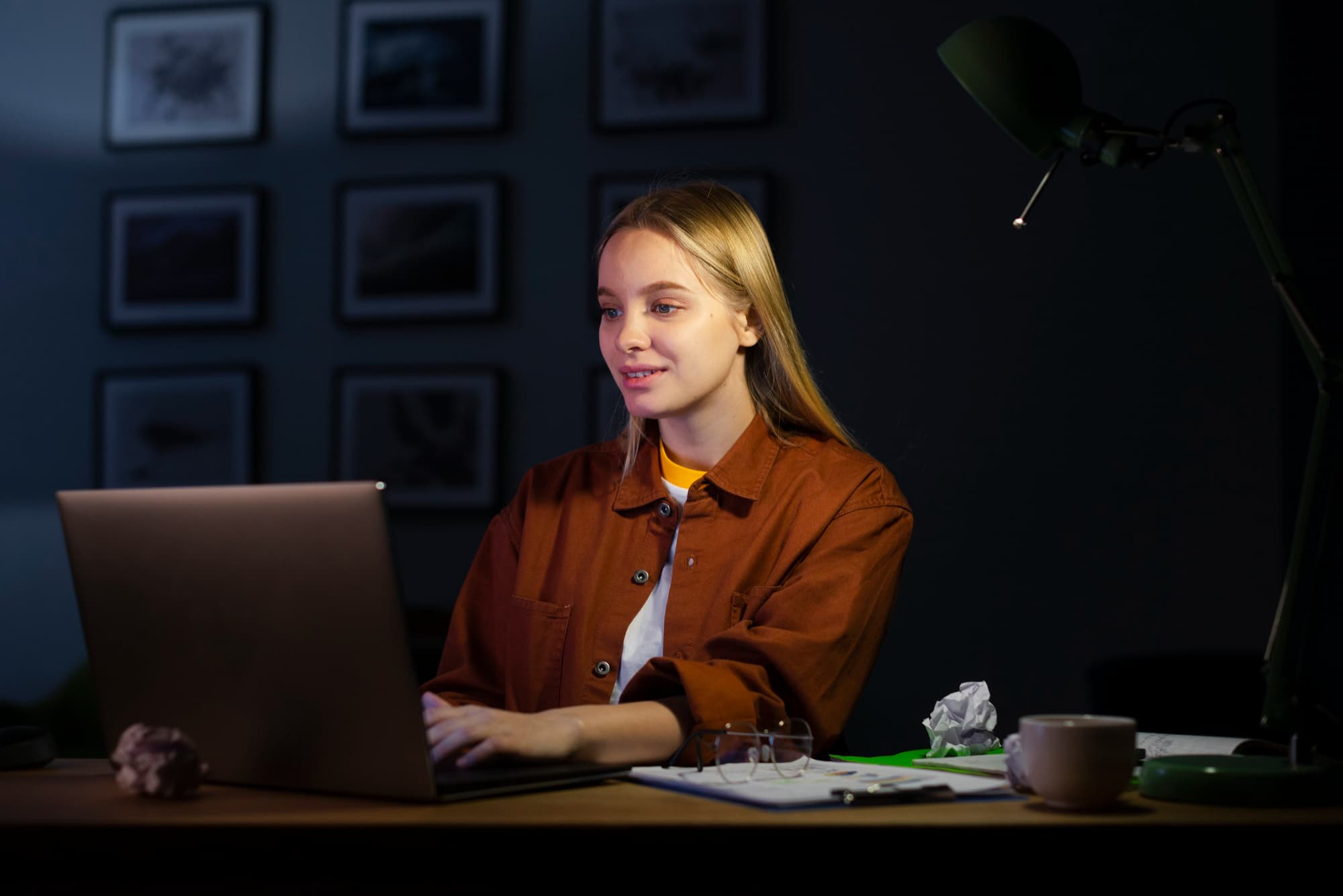 Image by <a href="https://www.freepik.com/free-photo/front-view-woman-working-home_7386527.htm#query=freelancer%20com&position=42&from_view=search&track=ais">Freepik</a>